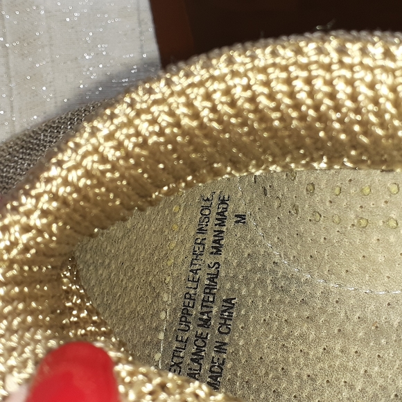 Cozy Tan Knit Slip-On Metallic Booties w/ Leather Insoles – Size Medium - Picture 7 of 8